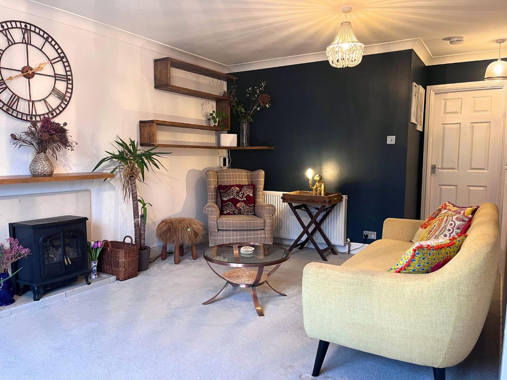 Jekyll'S On Hyde - Spacious Town House - Central Winchester - Free Parking, Sleeps 5 - By Xplus Stays ภายนอก รูปภาพ